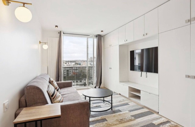 Mobility lease - large studio - Paris