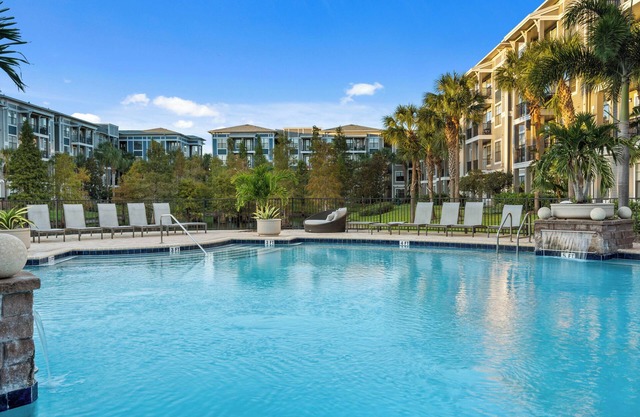 Modern 2-Bed/2-Bath Tampa Apartment: Comfort Meets Convenience