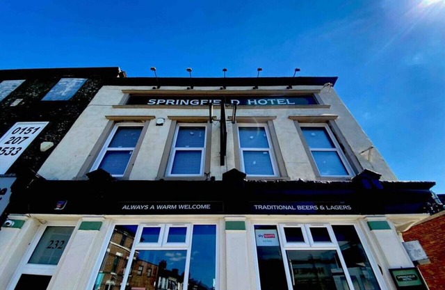 Modern 3 bedroom apartment close to city centre