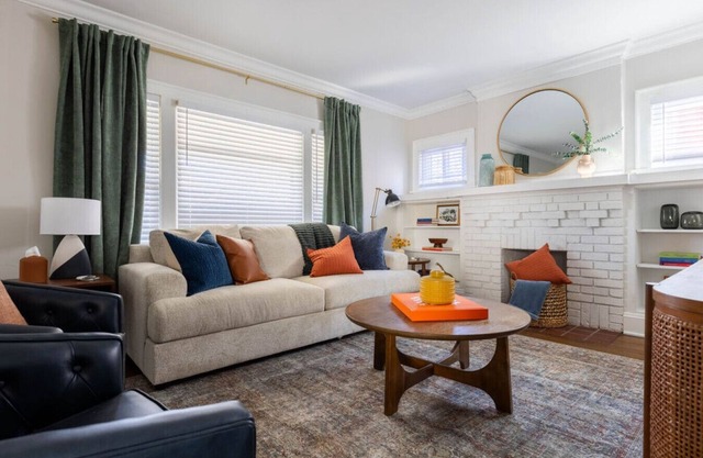 Modern 3BR Near Cleveland Clinic