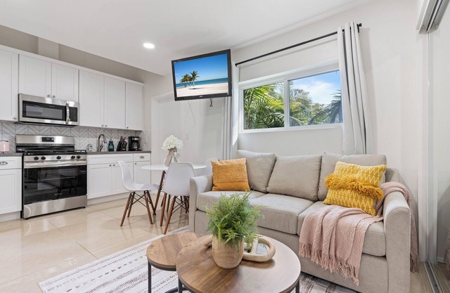 Modern ADU in Gardena – Perfect for Relaxing Stays