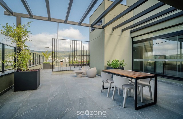 Modern and Fully Equipped Apartments Just Minutes From Lagoa da Conceicao and the Beach - VTD