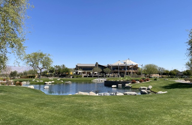🌴Modern and Private Desert Retreat 🌵Clubhouse and Restaurant nearby