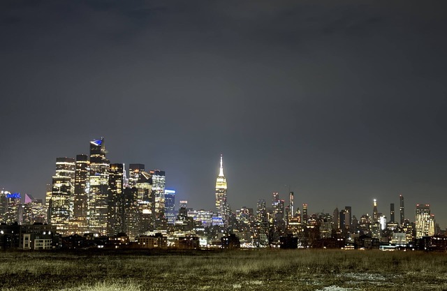 Modern APT Home, 10 min to NYC + Free Parking