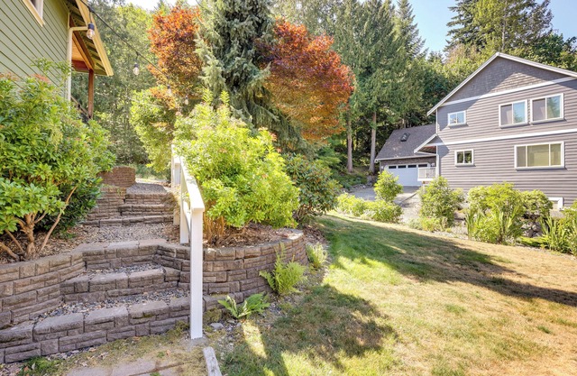 Modern Bellingham Retreat Near Galbraith Mountain!