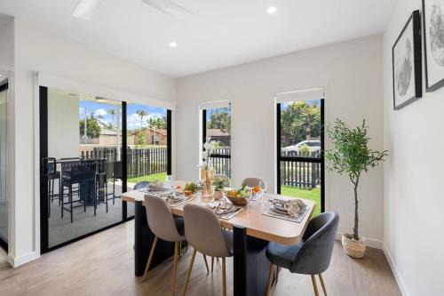 Modern Brand New House near Mall Park with 2Parking