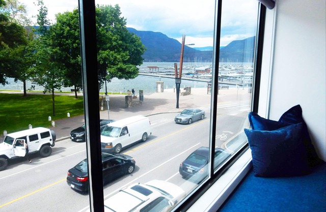 Modern Chic Waterfront Retreat in the Heart of Downtown Kelowna