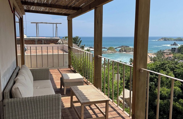 Modern Coastal Oasis — 3 Min Walk To Beach: A/C, Pool & StarLink.