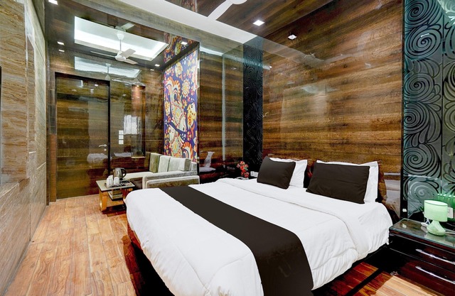 Modern Comfort Stays at Swarop Nagar Kanpur