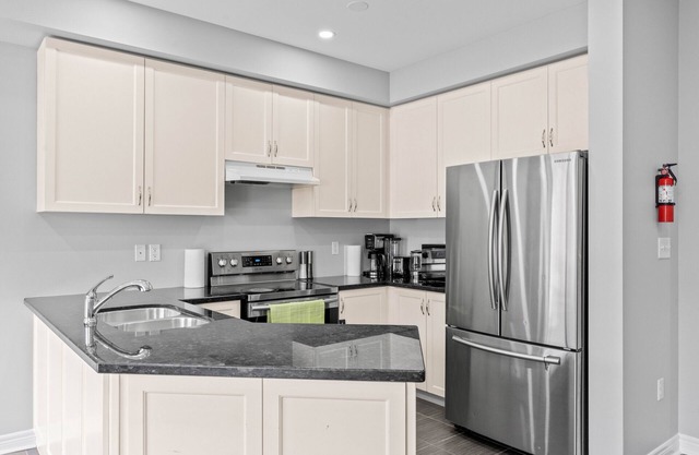 Modern Comfy ~ 4 Bedroom, 3.5 Washroom ~ Specious and Family-Friendly ~ Brampton