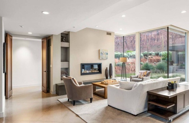 Modern Desert Home w/Private Backyard