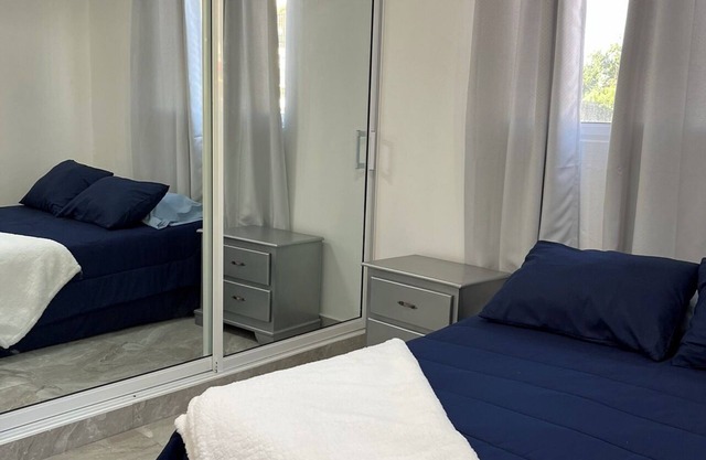 Modern Beautiful two bedroom apartment near restaurant and atracción
