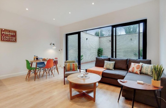 Modern Ealing Apartment with Large Private Patio