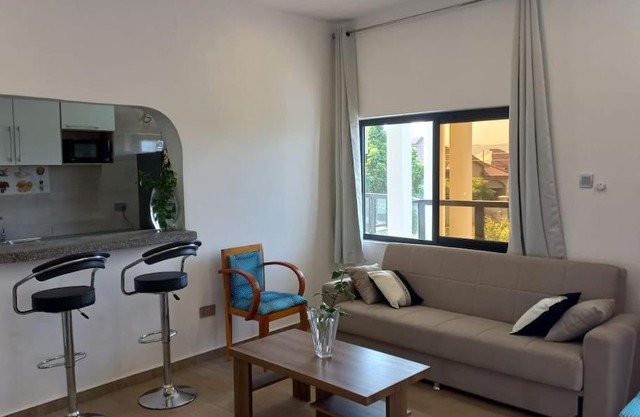 Modern, fully equipped 1-bed Apt