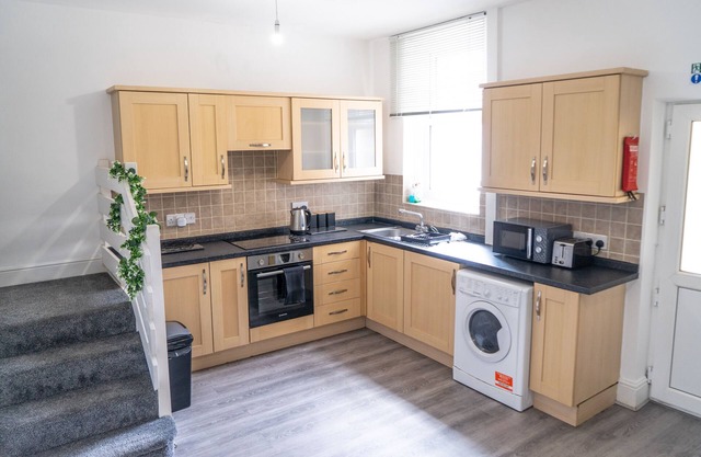 Modern Home with 3 Double Bedrooms - Carlisle