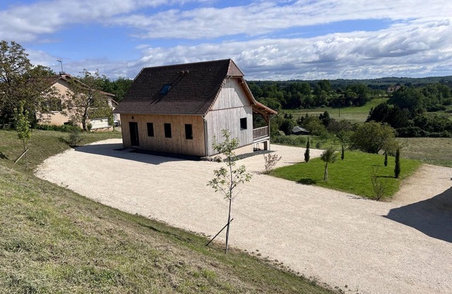 Modern house with WiFi, pet-friendly, parking and air conditioning in Périgord Vert