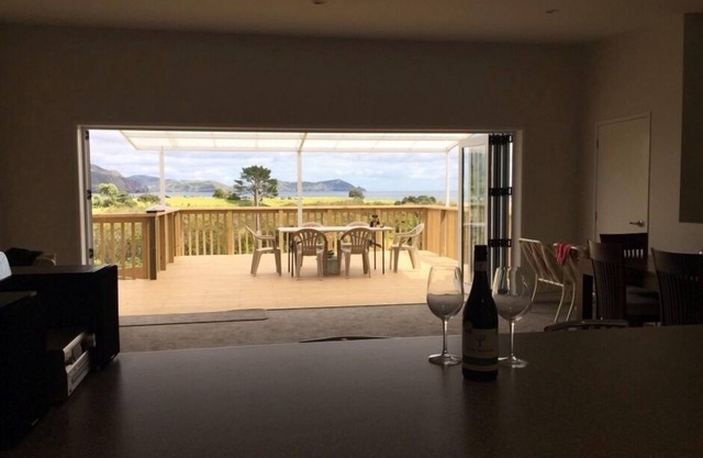 Modern Luxury with Sea Views - Tauranga Bay