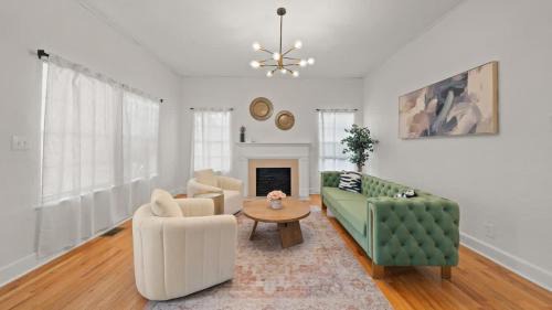 Modern Moroccan Villa w/Firepit, BBQ + Game Room!