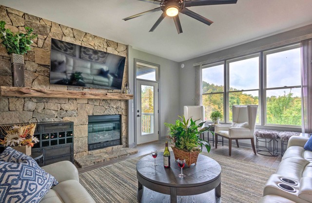 Modern Mountain-View Smokies Retreat w/Balcony