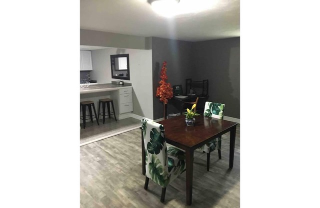 Modern Pet ok15 min from beach. 25 min from slopes