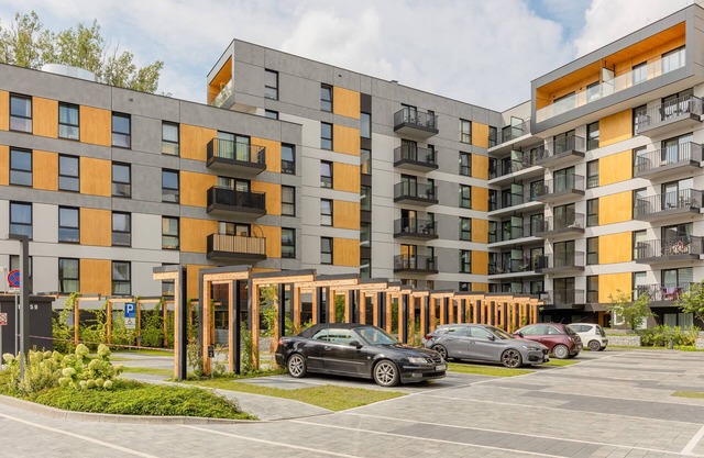 Modern Praga Apartment with Parking & Balcony near the ZOO