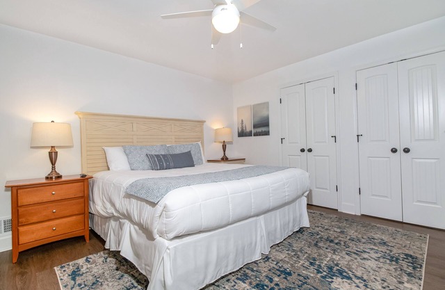 Modern ranch, king beds, 4 bdrms, private patio, open floor plan in central PTC