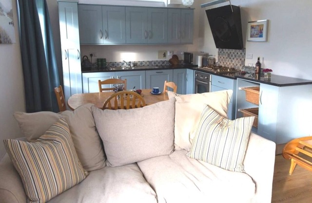 Modern Spacious Bright Selfcontained Garden Rooms