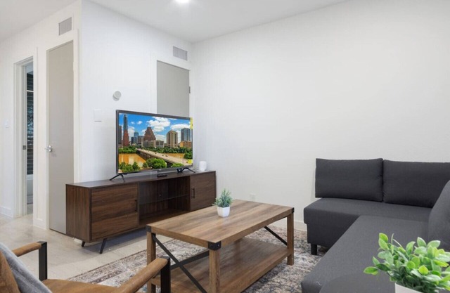 Modern Spotless Austin Unit 5 Min Drive Downtown