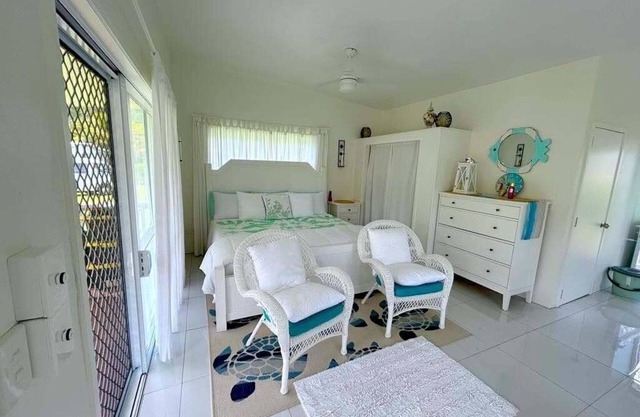 Modern Studio - Perfect blend of comfort and convenience