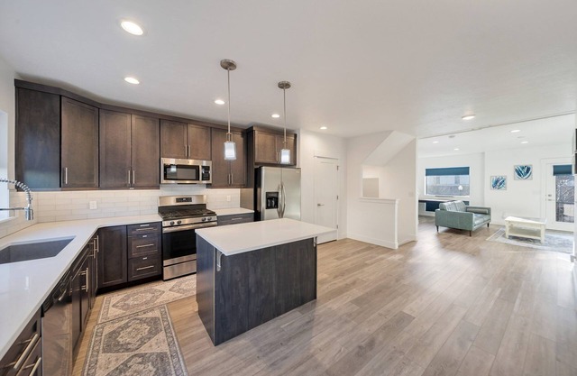 Modern Townhome By Trax Station, Close to Ski & Downtown, EV Charger & Flex Room