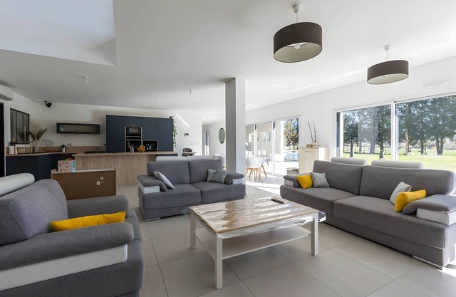 Modern Villa for 10 with Private Pool