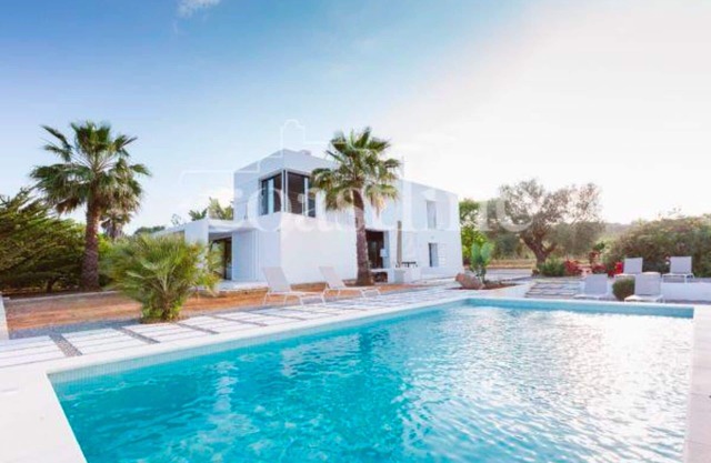 Modern Villa with pool close to IBIZA.