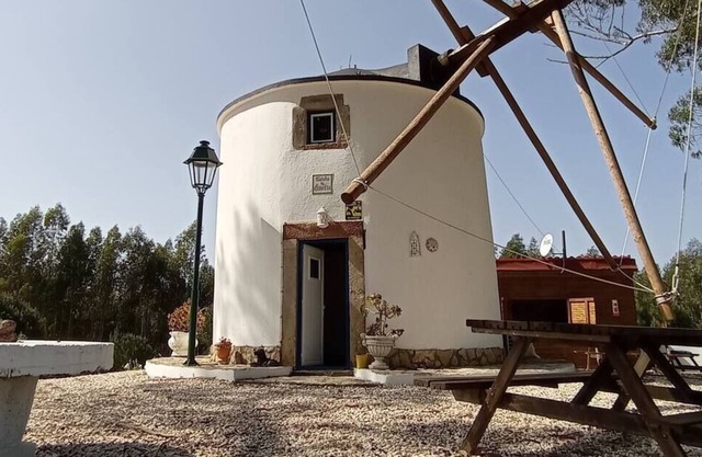 Moinho da Amélia-Sleep in a Windmill+Breathtaking Mountain View+Private Pool