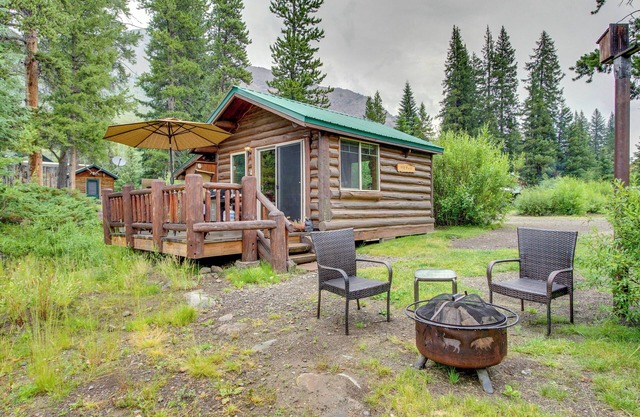 Montana Mountain Getaway - 1 Mi to Yellowstone!