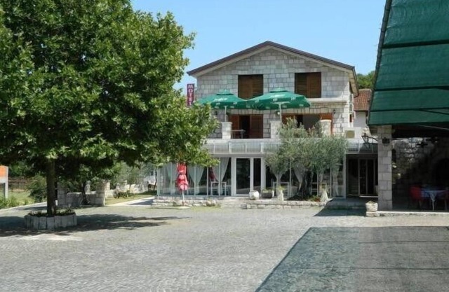 Motel Jelčić - Triple Room With Balcony