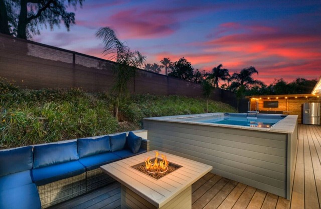 Mountain View 10BR Sleeps 31 Pool Spa Games