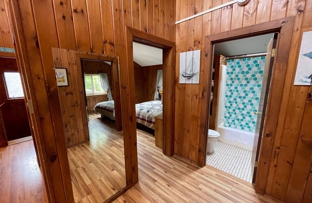 Mountain View Apartment with fabulous 10 mile view into Acadia National Park