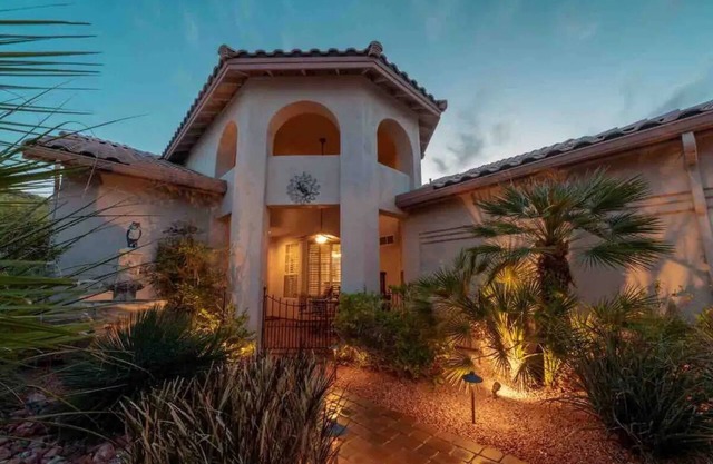 Mountain View Hide Away with Heated Pool