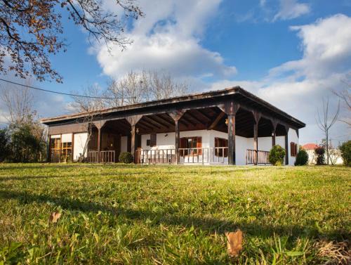 Mouria County House