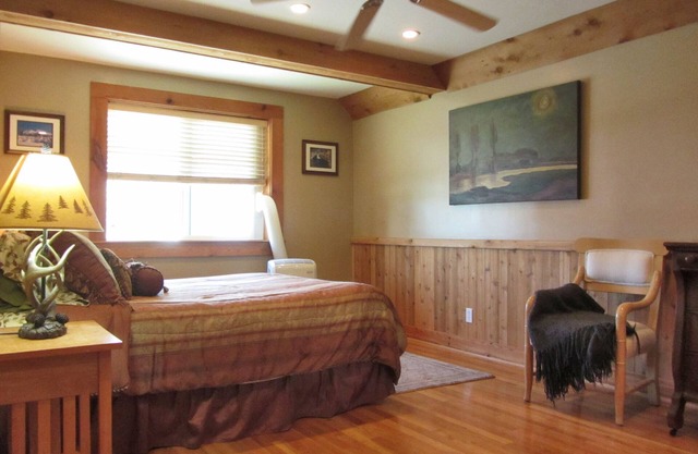 Mt. Shasta Vacation Home in McCloud Sleeps 10+, 415-577-5198