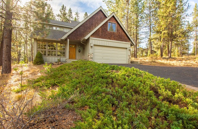 MTBA05 - Quiet Setting, A/C, Private Hot Tub, Dog Loving
