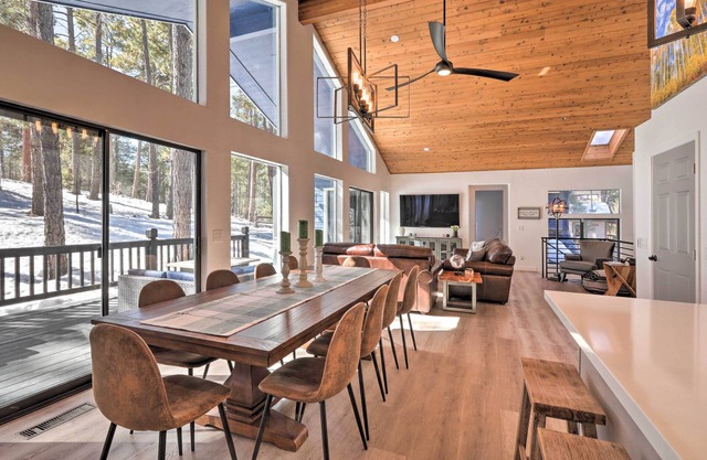 Mtn-View Cabin w/Game Room & Deck in Flagstaff