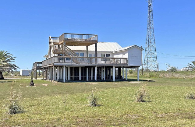 Mullet Hole - Beach Access - Island Realty