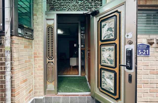 ✧MYEONGDONG MAGNIFICIENT✧3BDR+1LIVING✧3MIN
