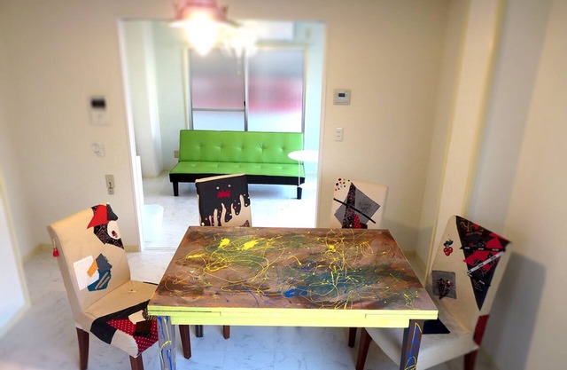 N ° 5 CONDOMINIUM: First floor Corner Apartment ; Safe Residential Area.