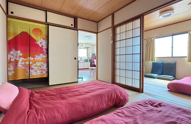 N ° 5 CONDOMINIUM - Second Floor Corner Apartment; 2 BedRoom Japanese Style