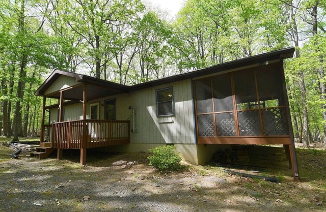 Namba Cabin - River Access | Pet Friendly | Grill | Wifi |Screen Porch