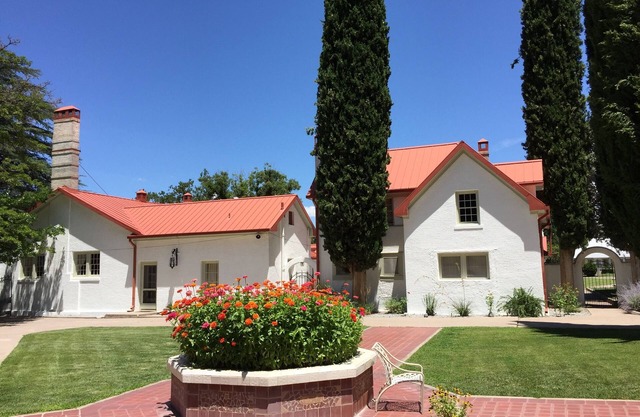 NAN Ranch - Fountain Patio Apartment, Historic Ranch Estate in Mimbres Valley