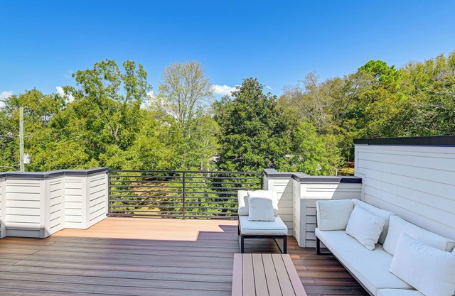 Nashville Townhome w/Deck: Close to Downtown!