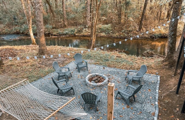 Nature's Cedar Creek Getaway-Kn